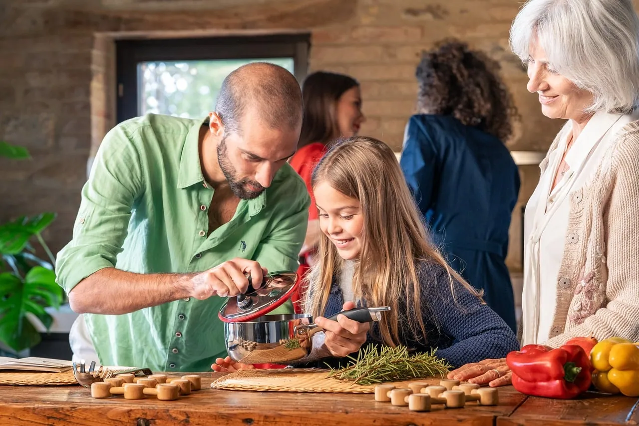 식사하는 어르신